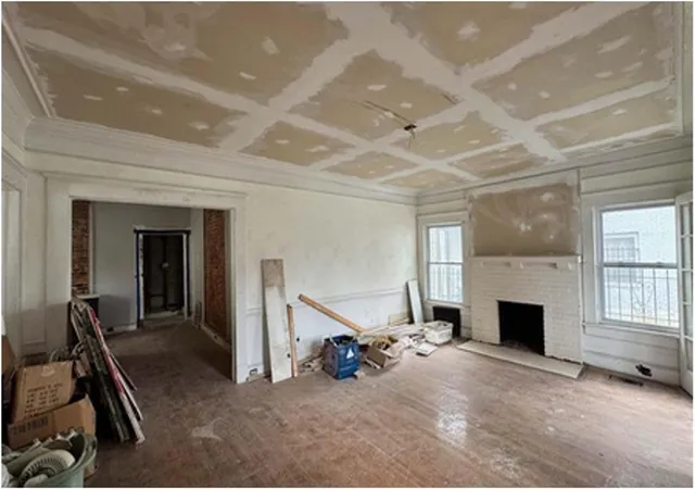 Listing Photo 4 - Condo for sale in building located at 590th Pkwy Dr NE, Atlanta, GA 30308