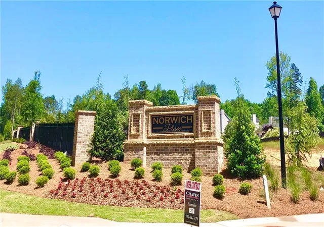 Photo 2 of Townhouse for sale at 2560 Norwich Tr, Snellville, GA 30078 | MLS# 7829392 | Listing updated on 2026-09-11