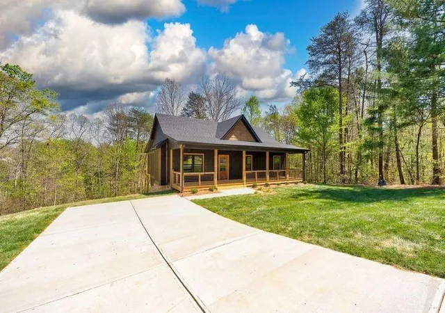 Homes for sale in Ellijay, GA | 167 Meadow View Court, Ellijay, GA 30536 | MLS# 7722109
