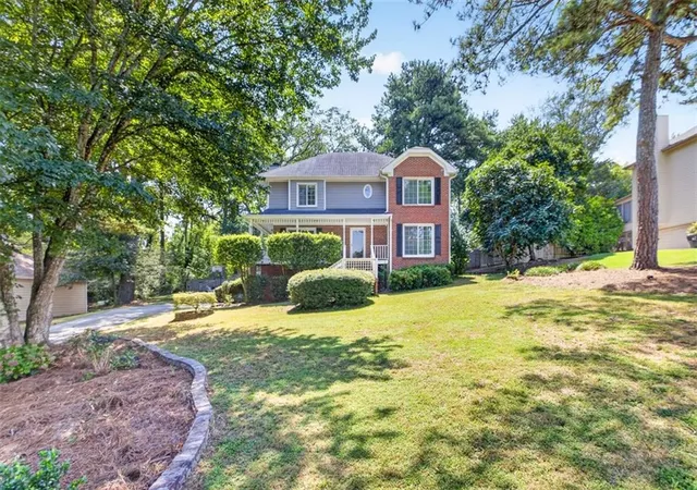 Photo 1 of Single family home for sale at 540 Clear Lake Ln, Suwanee, GA 30024 | MLS# 7828596 | Listing updated on 2026-09-19