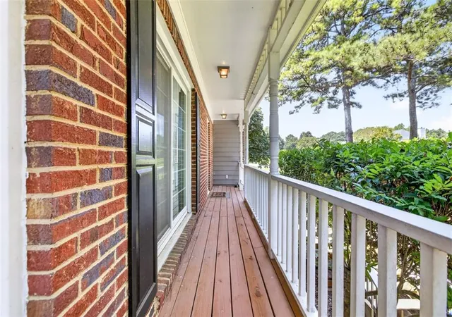 Photo 4 of Single family home for sale at 540 Clear Lake Ln, Suwanee, GA 30024 | MLS# 7828596 | Listing updated on 2026-09-19