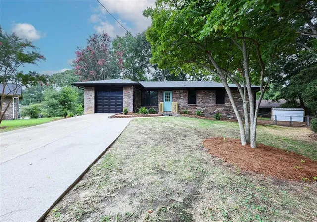 Photo 3 of Single family home for sale at 2391 Prestige Valley Ct, Morrow, GA 30260 | MLS# 7818293 | Listing updated on 2026-10-07