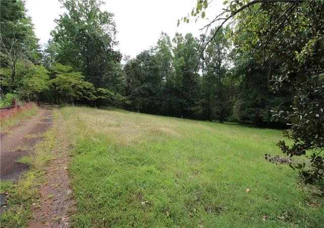 Photo 3 of Sale Pending at 3025 S Cherokee Ln S, Woodstock, GA 30188 | MLS# 6065326 | Listing updated on 2026-02-05