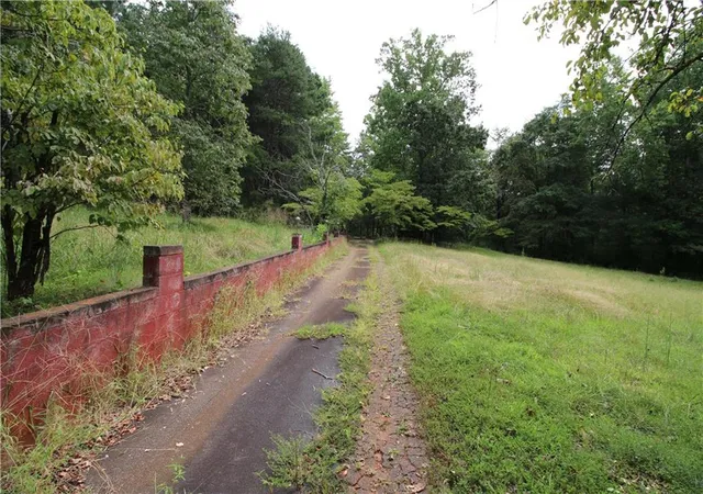 Photo 4 of Sale Pending at 3025 S Cherokee Ln S, Woodstock, GA 30188 | MLS# 6065326 | Listing updated on 2026-02-05