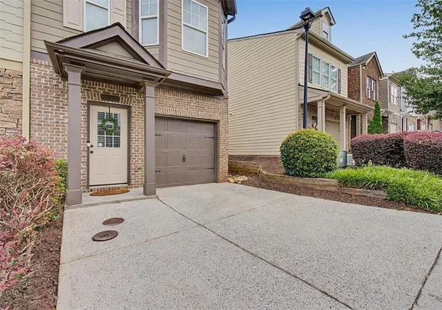 Photo 4 of Townhouse for sale at 3924 Cyrus Crst Cir NW, Kennesaw, GA 30152 | MLS# 7809294 | Listing updated on 2026-09-09