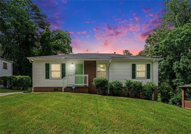 Homes for sale in Atlanta, GA | 3650 Croft Pl Nw, Atlanta, GA 30331 | MLS# 7661417