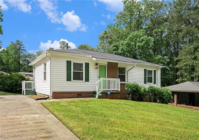 Homes for sale in Atlanta, GA | 3650 Croft Pl Nw, Atlanta, GA 30331 | MLS# 7661417