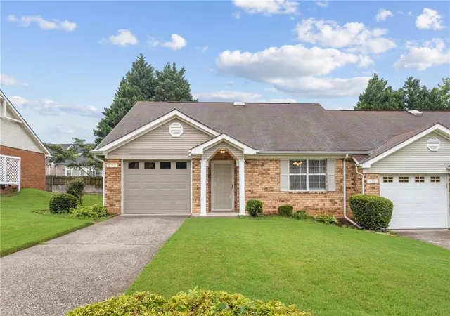 2nd image of 272 Olde Oaks Ln, Riverdale, GA 30274 | MLS# 7810021
