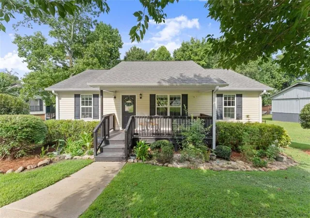 Photo 1 of Single family home for sale at 1738 Lanier Springs Dr, Gainesville, GA 30504 | MLS# 7813083 | Listing updated on 2026-08-30