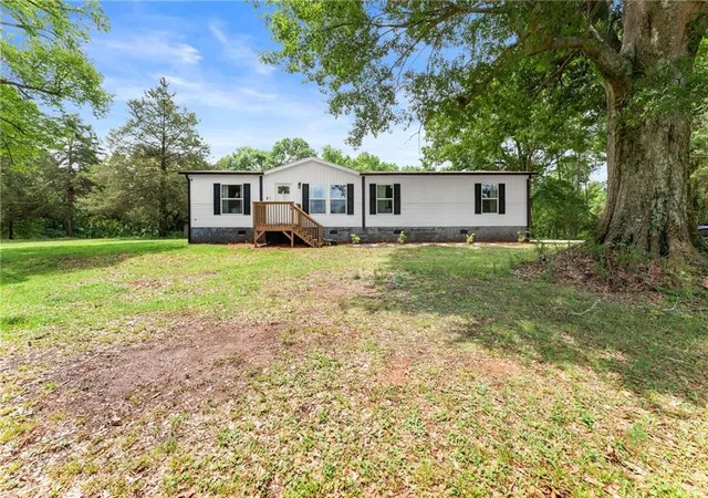 Homes for sale in Gillsville, GA | 4046 Holly Springs Rd, Gillsville, GA 30543 | MLS# 7778655