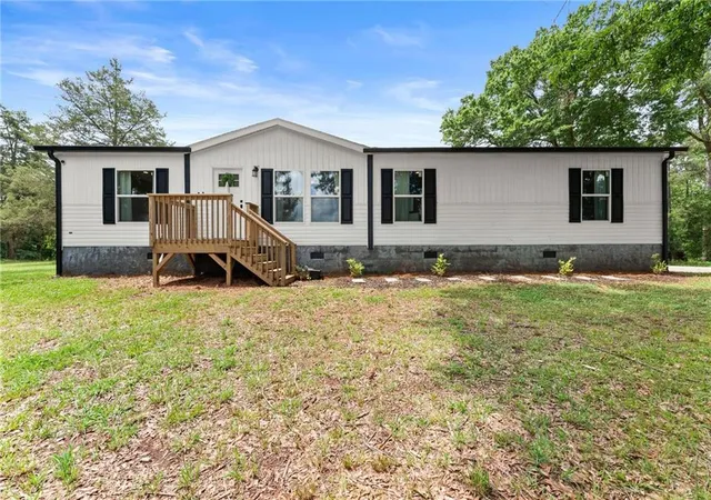 Homes for sale in Gillsville, GA | 4046 Holly Springs Rd, Gillsville, GA 30543 | MLS# 7778655