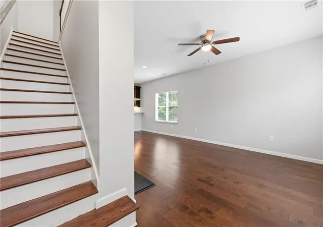 2nd image of 886 Ambient Wy Sw, Atlanta, GA 30331 | MLS# 7818605