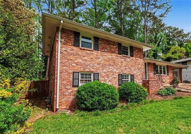 3rd image of 1455 Sanden Ferry Dr, Decatur, GA 30033 | MLS# 7752451