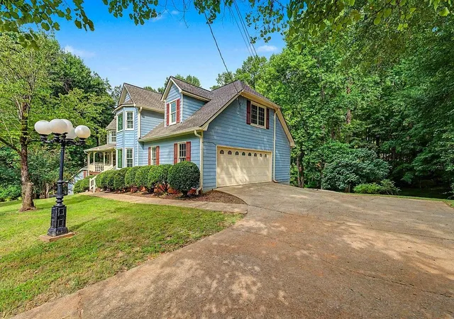 Photo 3 of Single family home for sale at 228 Nacoochee Dr, Woodstock, GA 30188 | MLS# 7815894 | Listing updated on 2026-09-17