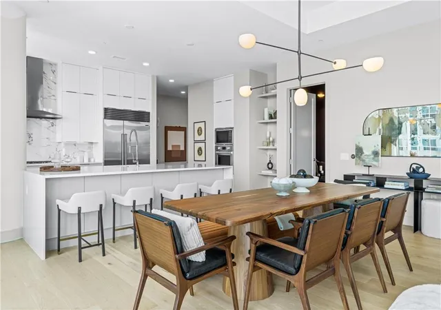 3rd image of 40 12Th St Ne #1906, Atlanta, GA 30309 | MLS# 7710168