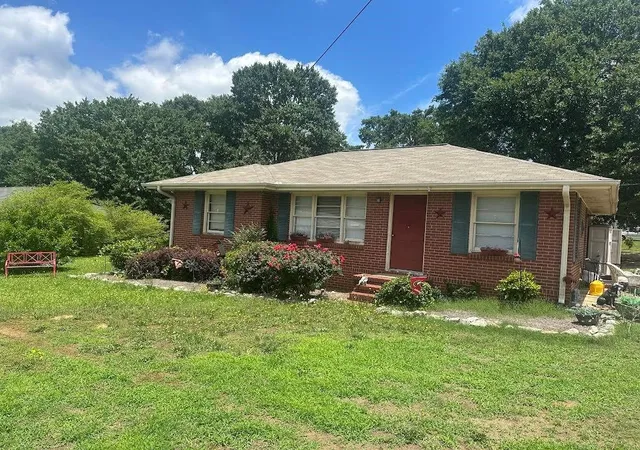 1st image of 369 W Candler St, Winder, GA 30680 | MLS# 7796794
