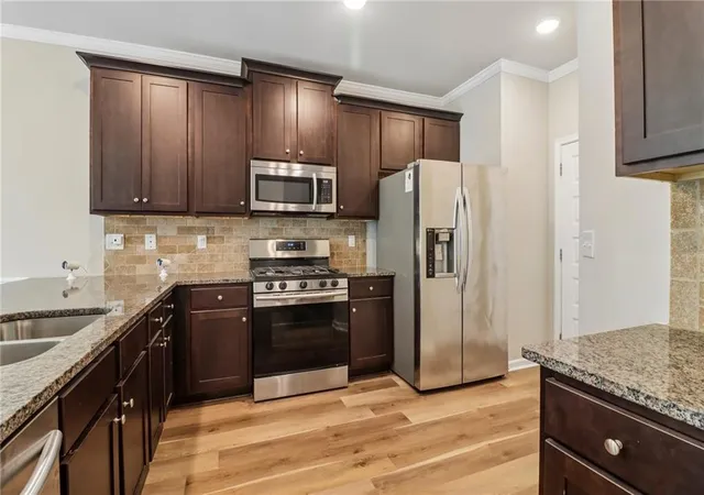 Photo 4 of Townhouse for sale at 2714 Shetley Crk Dr, Norcross, GA 30071 | MLS# 7811702 | Listing updated on 2026-08-28