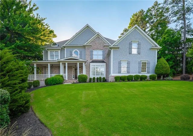 Photo 3 of Single family home for sale at 1645 Eversedge Dr, Alpharetta, GA 30009 | MLS# 7788710 | Listing updated on 2026-08-04