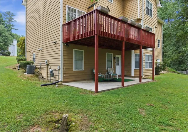 Photo 3 of Sale Pending at 6870 Harbor Town Way, Stone Mountain, GA 30087 | MLS# 7819553 | Listing updated on 2026-09-08