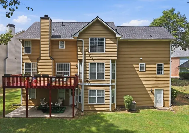 Photo 4 of Sale Pending at 6870 Harbor Town Way, Stone Mountain, GA 30087 | MLS# 7819553 | Listing updated on 2026-09-08