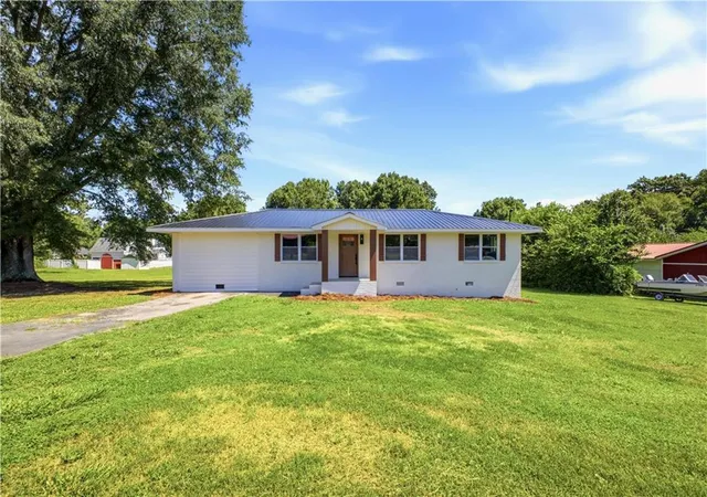 Photo 2 of Sale Pending at 514 Charmin Cir Se, Calhoun, GA 30701 | MLS# 7792500 | Listing updated on 2026-08-29