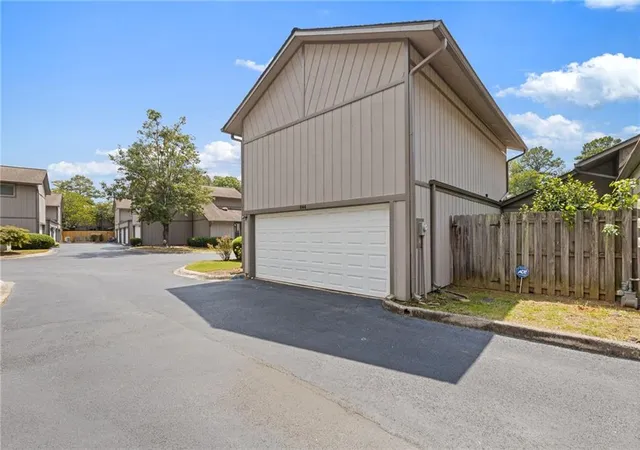 Photo 3 of Condo for sale at 844 Manning Villas Ct Sw, Marietta, GA 30064 | MLS# 7827952 | Listing updated on 2026-09-11