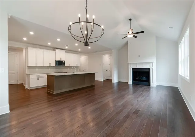 2nd image of 325 Willow Cvs, Canton, GA 30114 | MLS# 7779545
