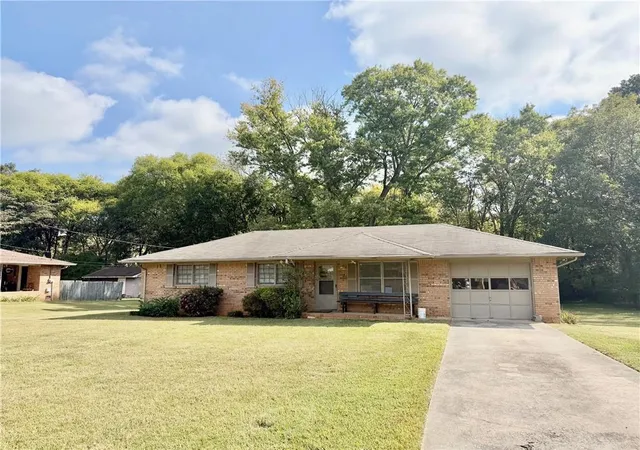 Single family home for sale at 121 Dogwood Dr, Cartersville, GA 30120 | MLS# 7848600