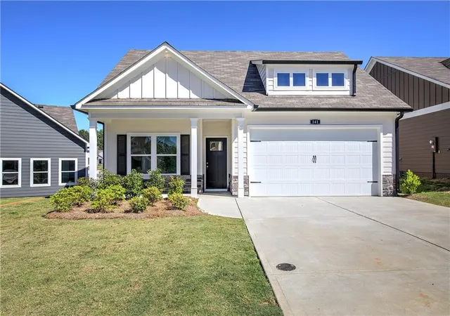 Photo 3 of Single family home for sale at 141 Sunflower Cir, Cartersville, GA 30121 | MLS# 7813815 | Listing updated on 2026-08-12