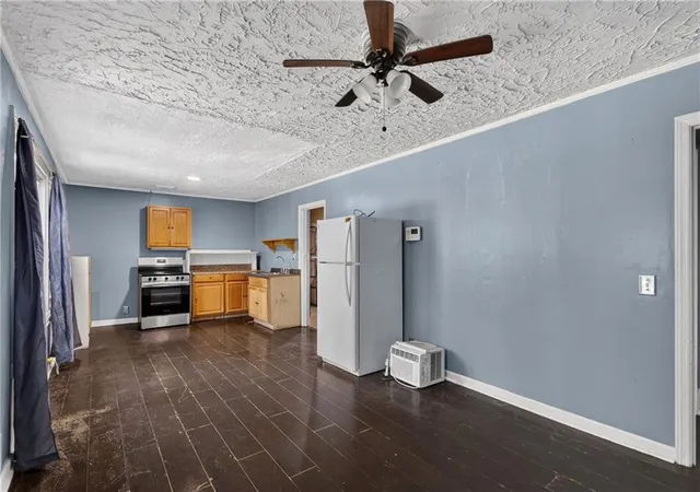 Photo 3 of Sale Pending at 2321 Pine Cir Dr, Gainesville, GA 30504 | MLS# 7813065 | Listing updated on 2026-09-22