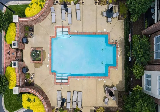 Photo 2 of Sale Pending at 825 Highland Ln Ne #1111, Atlanta, GA 30306 | MLS# 7772796 | Listing updated on 2026-08-27