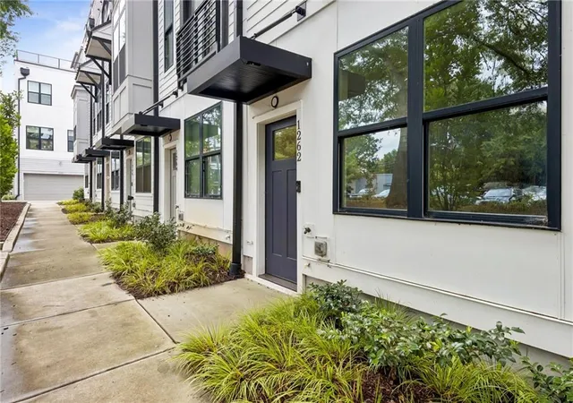 Photo 3 of Townhouse for sale at 1262 Wright Ln SE, Atlanta, GA 30316 | MLS# 7775763 | Listing updated on 2026-07-22