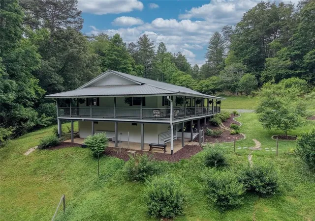 Photo 3 of Single family home for sale at 399 Pack Crk Rd, Blue Ridge, GA 30513 | MLS# 7798794 | Listing updated on 2026-09-14