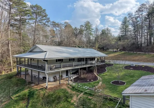 Photo 3 of Single family home for sale at 399 Pack Crk Rd, Blue Ridge, GA 30513 | MLS# 7798794 | Listing updated on 2026-09-14