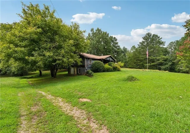 Photo 3 of Sale Pending at 8265 Seabolt Dr, Cumming, GA 30028 | MLS# 7702990 | Listing updated on 2026-10-03