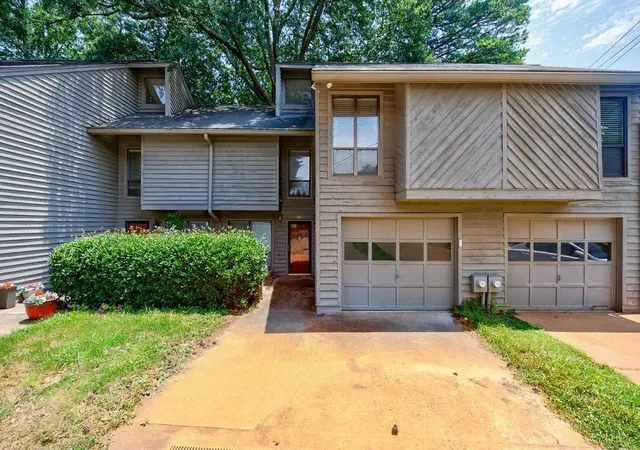 Photo 1 of Townhouse for sale at 1002 Creatwood Cir Se, Smyrna, GA 30080 | MLS# 7739453 | Listing updated on 2026-07-02
