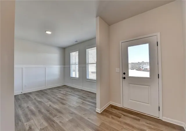 3rd image of 696 Rodeo Dr, Auburn, GA 30011 | MLS# 7798023