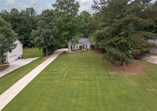3rd image of 605 Freeman Dr, Covington, GA 30016 | MLS# 7788641