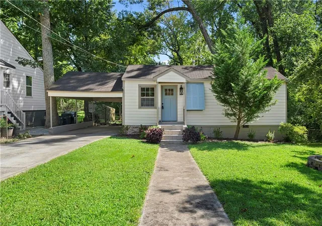 1st image of 138 W Dixie Ave Se, Marietta, GA 30008 | MLS# 7824911