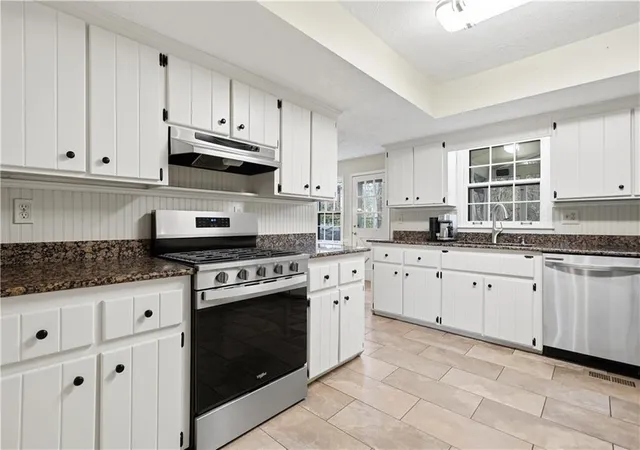 Photo 3 of Single family home for sale at 793 Fox Holw Pkwy, Marietta, GA 30068 | MLS# 7732144 | Listing updated on 2026-09-14