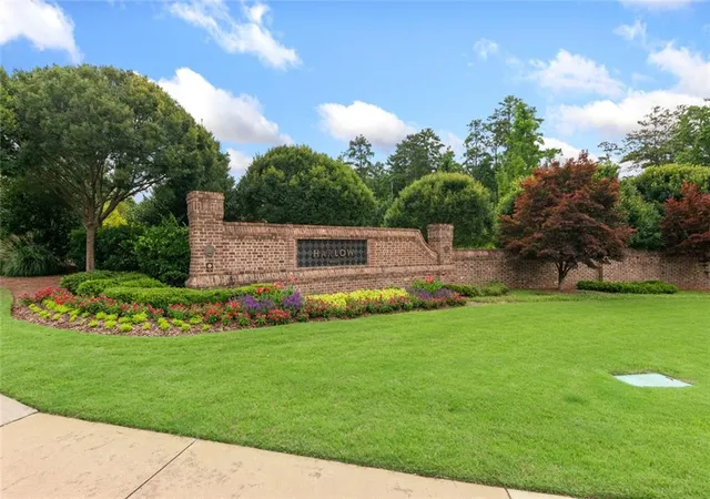 Photo 2 of Sale Pending at 1002 Milhaven Dr, Roswell, GA 30076 | MLS# 7805082 | Listing updated on 2026-08-30