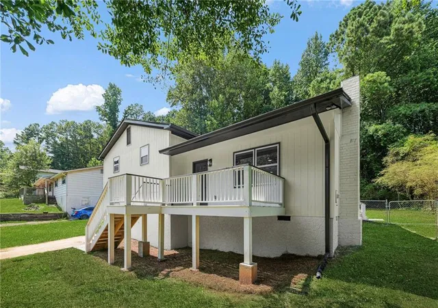 Photo 3 of Sale Pending at 208 Hardy Way, Hiram, GA 30141 | MLS# 7803149 | Listing updated on 2026-08-23