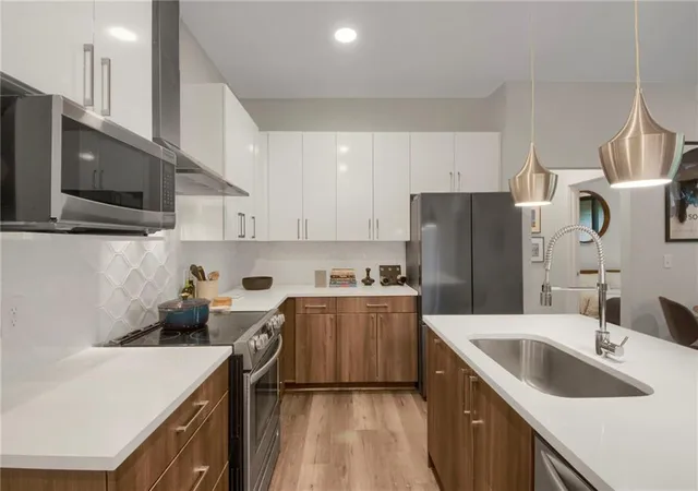 3rd image of 112 Rogers St Ne #305, Atlanta, GA 30317 | MLS# 7774761