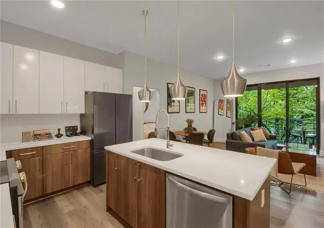 4th image of 112 Rogers St Ne #305, Atlanta, GA 30317 | MLS# 7774761