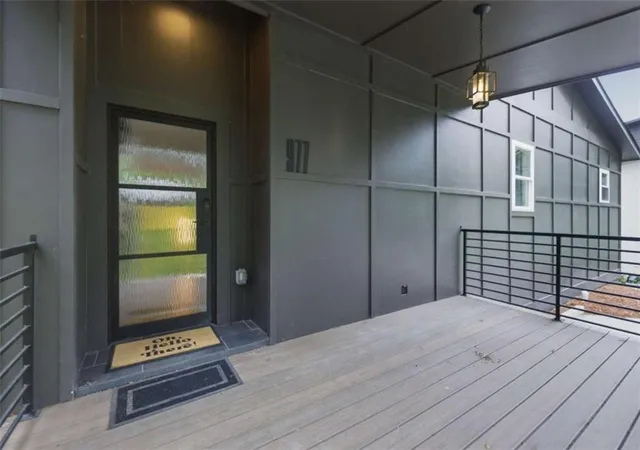 Photo 3 of Single family home for sale at 977 Fleetwood Cir, Atlanta, GA 30311 | MLS# 7783913 | Listing updated on 2026-08-31