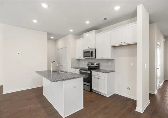 Photo 3 of Sale Pending at 6410 Rosetta Dr #45, Atlanta, GA 30331 | MLS# 7791972 | Listing updated on 2026-10-09