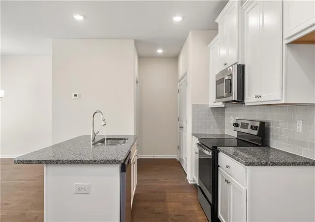 Photo 3 of Sale Pending at 6410 Rosetta Dr #45, Atlanta, GA 30331 | MLS# 7791972 | Listing updated on 2026-10-09