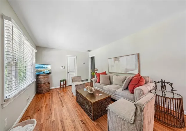 Photo 3 of Sale Pending at 2120 Meadowbrook Ln Se, Marietta, GA 30067 | MLS# 7775963 | Listing updated on 2026-10-08