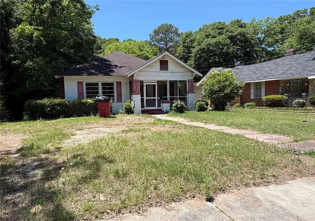 Photo 3 of Sale Pending at 1159 Brentwood Ave, Macon, GA 31204 | MLS# 7780605 | Listing updated on 2026-08-20