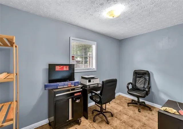 31st image of 270 Amberwood Dr Nw, Lawrenceville, GA 30044 | MLS# 7790970